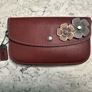 SOLD Coach 1941 Clutch